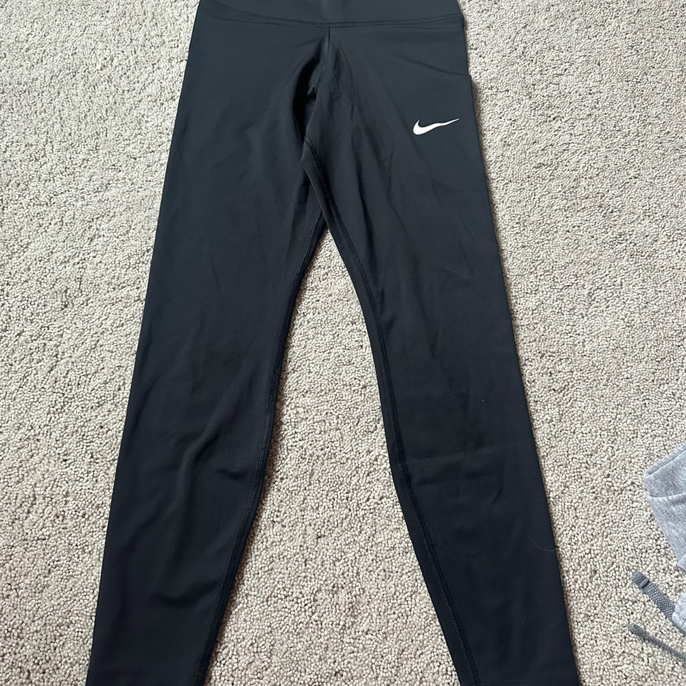 Nike women’s Black Active Leggings